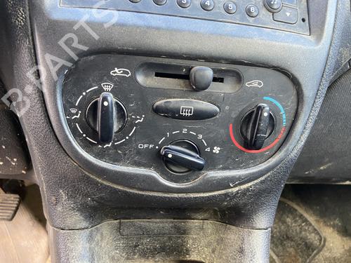 Commande Chauffage PEUGEOT 206 Hatchback (2A/C) 1.4 i (75 hp) 28730916
