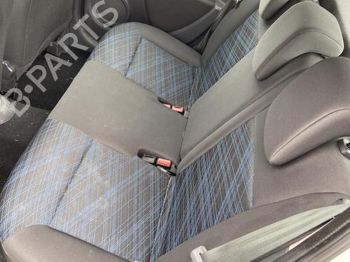 Sæde Bagtil RENAULT CLIO III (BR0/1, CR0/1) 1.2 16V (BR02, BR0J, BR11, CR02, CR0J, CR11) (75 hp) 27108746