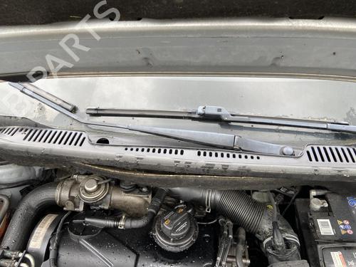 Used Front windshield wiper arm VW TOURAN (1T1, 1T2) 1.9 TDI (105 hp) 27113752