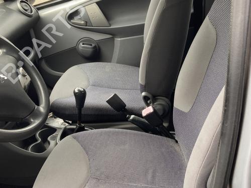 Used Right front window switch Right front window switch PEUGEOT 107 (PM_, PN_) 1.4 HDi (54 hp) 33708339 33708339