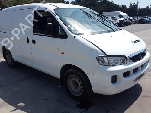 Used Windscreen washer tank HYUNDAI H-1 / STAREX Bus (A1) 2.5 TCi (101 hp) 27139649