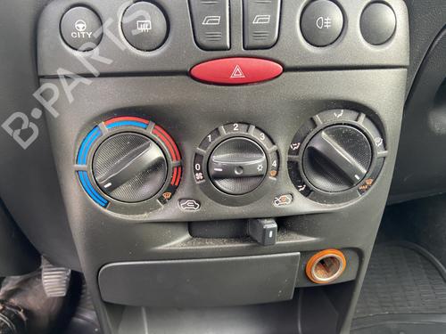 Used Climate control FIAT PUNTO (188_) 1.2 60 (188.030, .050, .130, .150, .230, .250) (60 hp) 31654835