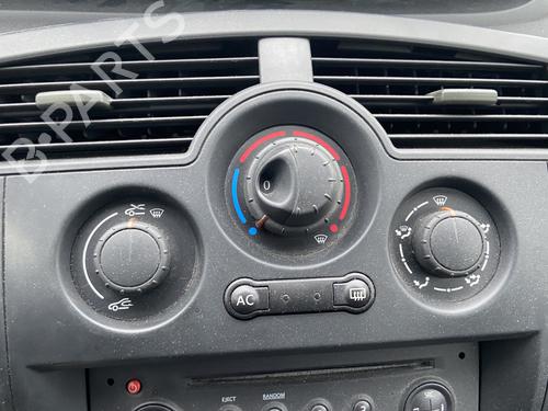 Used Climate control RENAULT SCÉNIC II (JM0/1_) 1.4 (JM0B, JM0H, JM1A) (98 hp) 28422813