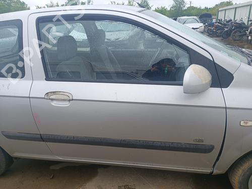 Used Right front door HYUNDAI GETZ (TB) 1.5 CRDi (82 hp) 27124061