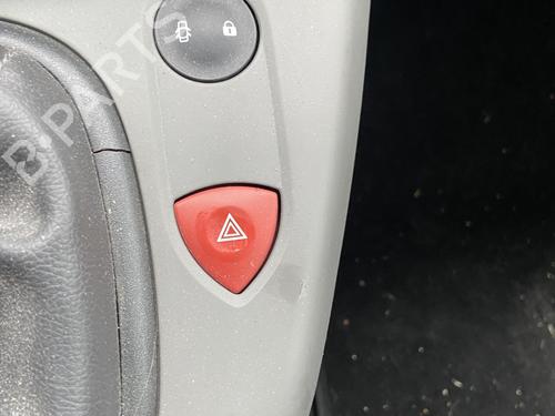 Advarselsbryter RENAULT SCÉNIC II (JM0/1_) 1.4 (JM0B, JM0H, JM1A) (98 hp) 28422808
