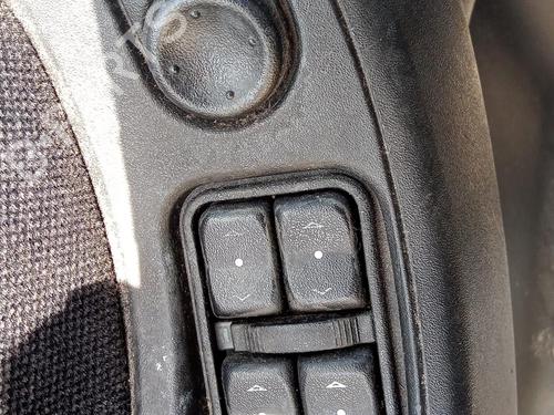 Used Left front window switch OPEL ZAFIRA A MPV (T98) 2.0 DTI 16V (F75) (101 hp) 27139193