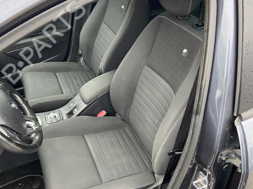 Used Left front seat RENAULT MEGANE III Grandtour (KZ0/1) 1.5 dCi (KZ09, KZ0D, KZ1G, KZ29, KZ14, KZ1W, KZ10, KZ1F,... (110 hp) 32030497