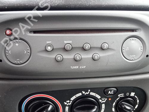 Autoradio RENAULT SCÉNIC I MPV (JA0/1_, FA0_) 1.9 dCi (JA05, JA1F) 8200128228