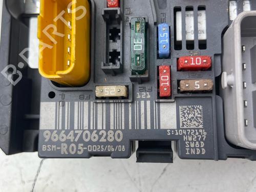 Used Fuse box Fuse box 36954525 36954525