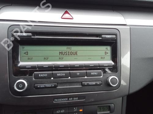 Used Radio VW PASSAT B6 (3C2) 1.4 TSI (122 hp) 27137257