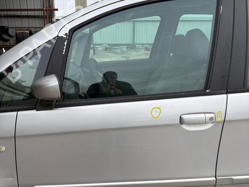 Elevador vidro frente esquerdo Elevador vidro frente esquerdo FIAT IDEA (350_) 1.9 JTD (101 hp) 35889910 35889910