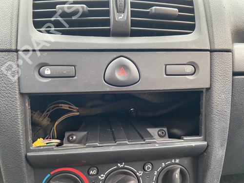 Used Warning switch RENAULT CLIO II (BB_, CB_) 1.5 dCi (B/C2J) (68 hp) 31715003