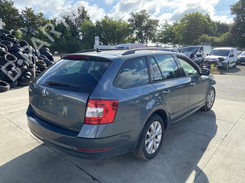 Used Rear axle SKODA OCTAVIA III Combi (5E5, 5E6) 1.6 TDI (115 hp) 32121448