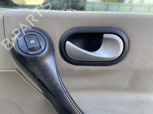 front-right-interior-door-handle-renault-megane-ii-bm01_-cm01_-2001-2002-2003-2004-2005-2006-2007-2008-2009-2010-2011-2012-31953501 main image