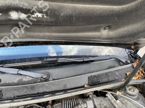 Used Front windshield wiper arm DACIA SANDERO II 1.5 dCi (90 hp) 27108119