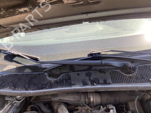Used Front windshield wiper arm RENAULT MEGANE III Grandtour (KZ0/1) 1.5 dCi (KZ09, KZ0D, KZ1G, KZ29, KZ14, KZ1W, KZ10, KZ1F,... (110 hp) 27107295