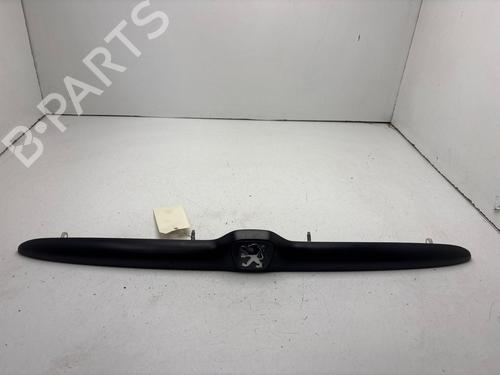 Used Tailgate trim Tailgate trim 37741748 37741748