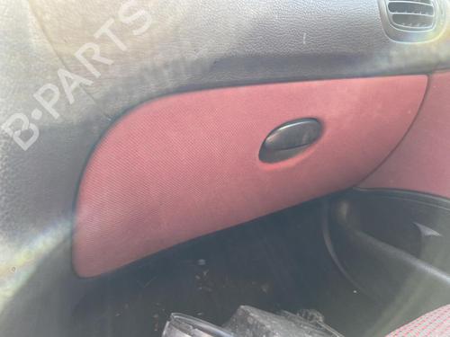 Used Glove box PEUGEOT 206 Hatchback (2A/C) 1.4 i (75 hp) 27114394