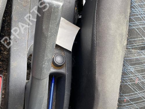 Frein à main RENAULT CLIO III (BR0/1, CR0/1) 1.5 dCi (BR17, CR17) (86 hp) 30104590