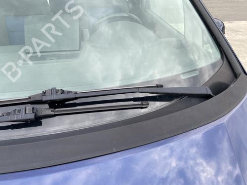 Used Front windshield wiper arm VW SHARAN (7M8, 7M9, 7M6) 2.0 TDI (140 hp) 29165359