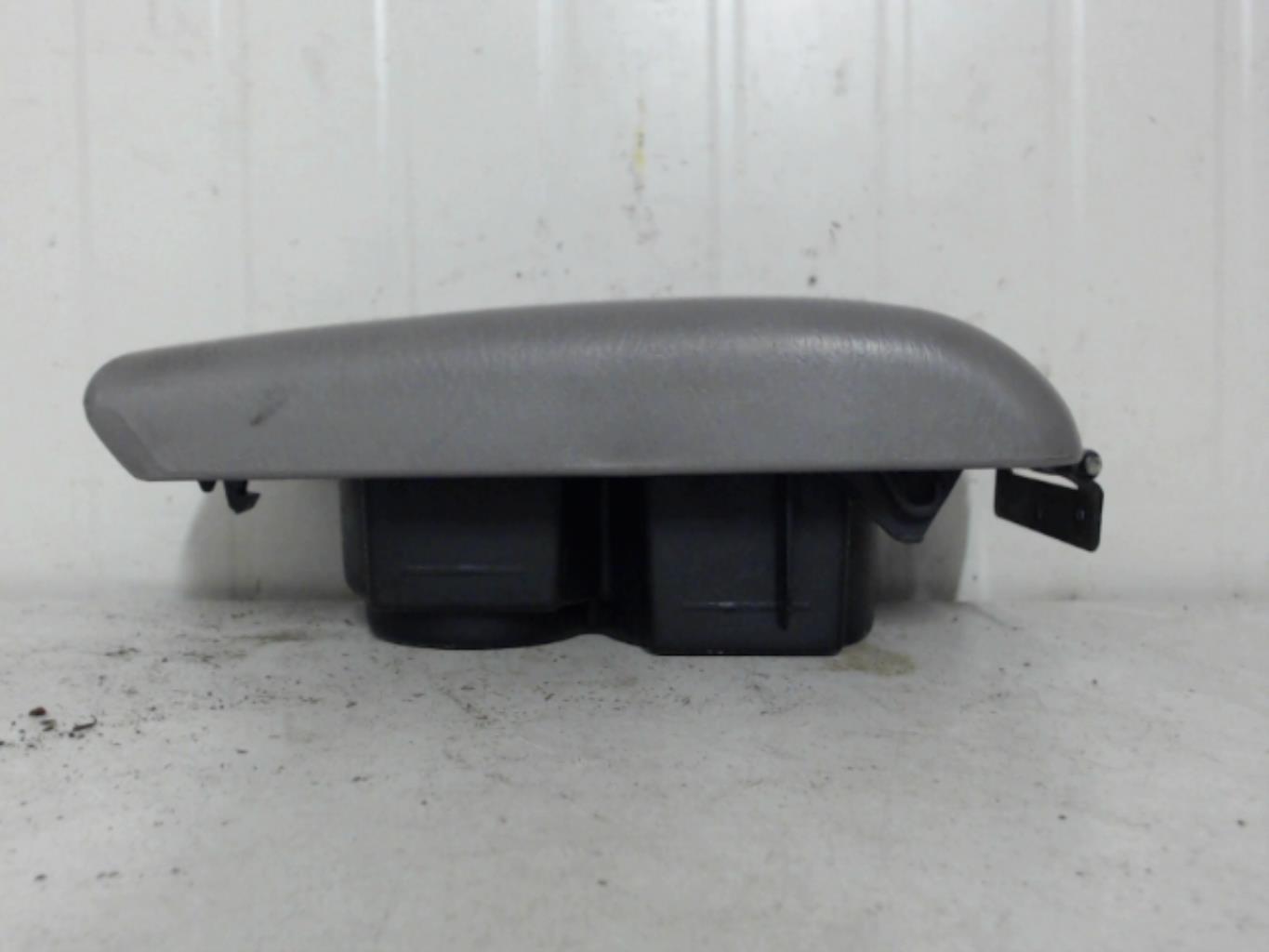 Sell 01 02 03 Mazda Protege CD Single Disc Player Radio OEM in La Verne Sell 01 02 03 Mazda Protege CD Single Disc Player Radio OEM in La Verne