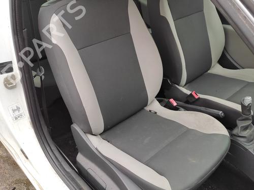 Used Right front seat RENAULT CLIO III (BR0/1, CR0/1) 1.5 dCi (C/BR0G, C/BR1G) (68 hp) 27051708