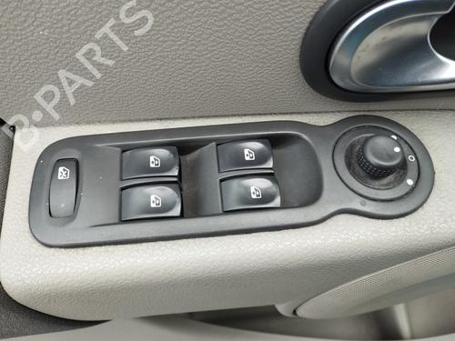 Used Left front window switch Left front window switch RENAULT MODUS / GRAND MODUS (F/JP0_) 1.2 (JP0C, JP0K, FP0C, FP0K, FP0P, JP0P, JP0T) (75 hp) 33113196 33113196