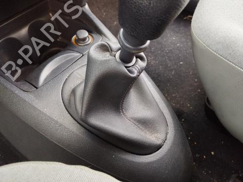 Used Shift knob RENAULT CLIO II (BB_, CB_) 1.5 dCi (B/CB07) (65 hp) 30438924