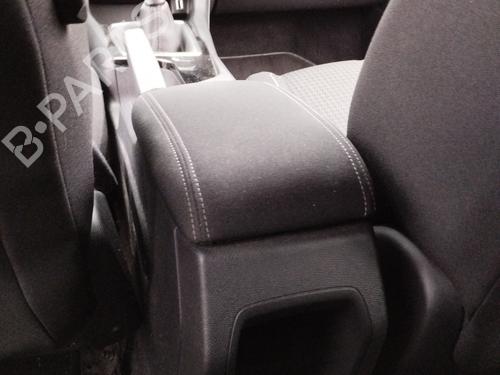 Used Middle console Middle console PEUGEOT 308 II (LB_, LP_, LW_, LH_, L3_) 1.5 BlueHDi 130 (131 hp) 30938871 30938871