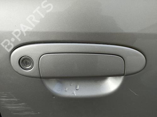 Højre fortil udvendigt håndtag TOYOTA YARIS (_P1_) 1.0 (SCP10_, SCP10R) (65 hp) 32135371