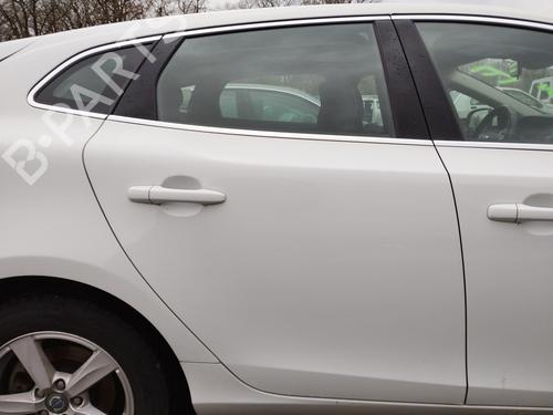 Dør højre bagtil VOLVO V40 Hatchback (525) D3 (150 hp) 32120045