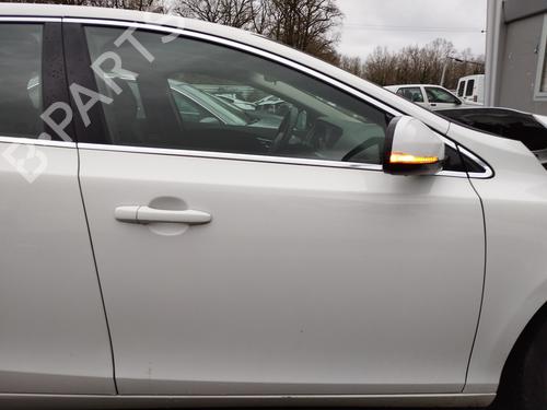 front-right-exterior-door-handle-volvo-v40-hatchback-525-2012-2013-2014-2015-2016-2017-2018-2019-32120043 main image