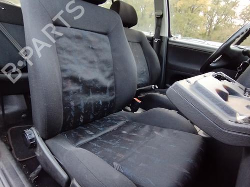 Siège avant droit VW GOLF III (1H1) 1.9 TDI (90 hp) 30149654