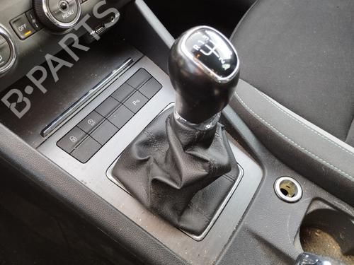 Used Gear lever SKODA OCTAVIA III Combi (5E5, 5E6) 2.0 TDI (150 hp) 30174927