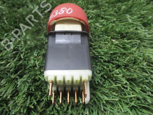 Used Warning switch Warning switch RENAULT TWINGO I (C06_) 1.2 (C066, C068) (58 hp) 27050220 27050220
