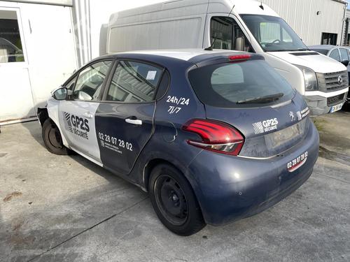 Used Left taillight PEUGEOT 208 I (CA_, CC_) 1.6 HDi / BlueHDi 75 (75 hp) 28063137