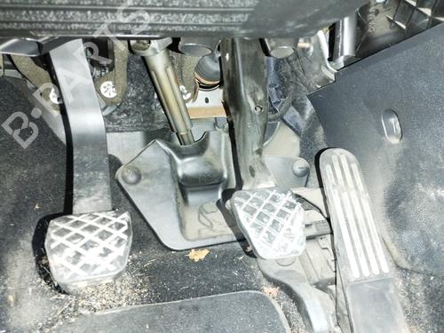Used Steering column VW GOLF VI (5K1) 2.0 TDI (110 hp) 31659807