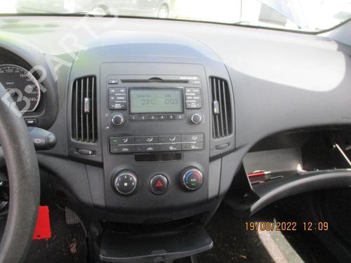 Used Warning switch HYUNDAI i30 (FD) 1.6 CRDi (90 hp) 27047615