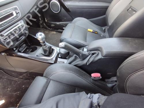 Console central RENAULT MEGANE III Coupe (DZ0/1_) 2.0 R.S. (265 hp) 27345852