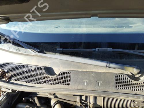 Used Front windshield wiper arm RENAULT MEGANE III Grandtour (KZ0/1) 1.5 dCi (KZ09, KZ0D, KZ1G, KZ29, KZ14, KZ1W, KZ10, KZ1F,... (110 hp) 27046606
