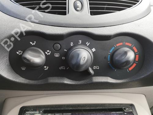 Used Climate control RENAULT TWINGO II (CN0_) 1.2 16V (CN04, CN0B) (75 hp) 28519155