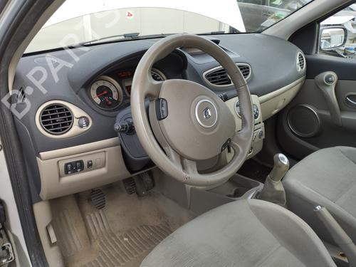 Used Dashboard RENAULT CLIO III (BR0/1, CR0/1) 1.2 16V (BR0P, CR0P) (101 hp) 31133255