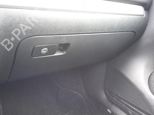 Used Glove box VW GOLF VI (5K1) 1.4 (80 hp) 27071016