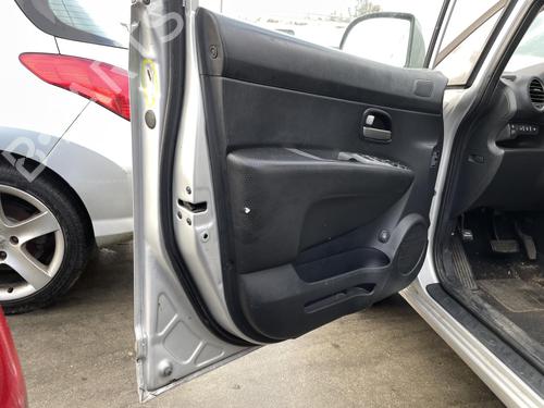 left-front-door-kia-carens-iii-mpv-un-2006-2007-2008-2009-2010-2011-2012-2013-27087060 main image
