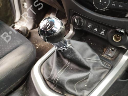Used Gear lever Gear lever NISSAN NAVARA NP300 Pickup (D23, D23T) 2.3 dCi 4x4 (D231) (163 hp) 27042999 27042999
