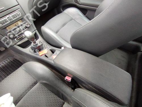 Console central Console central RENAULT LAGUNA II Grandtour (KG0/1_) [2001-2007] 35938858 35938858