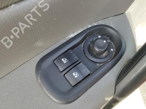 Used Left front window switch Left front window switch RENAULT KANGOO / GRAND KANGOO II (KW0/1_) 1.6 16V FLEX (KW01) (106 hp) 32696925 32696925