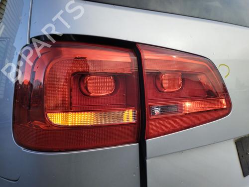 Feu de coffre gauche VW TOURAN (1T3) 1.6 TDI (105 hp) 31639337