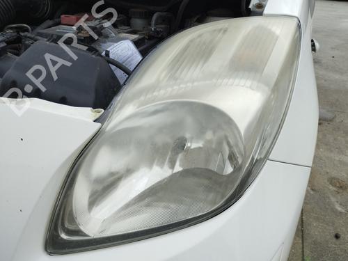 Phare gauche TOYOTA YARIS (_P9_) 1.4 D-4D (NLP90_, NLP90R) (90 hp) 32135388