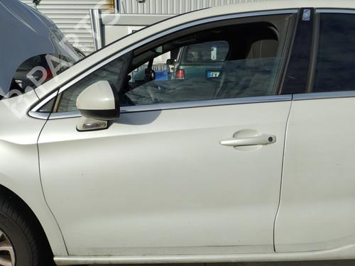 Venstre fortil udvendigt håndtag Venstre fortil udvendigt håndtag CITROËN DS4 (NX_) 1.6 VTi 120 (120 hp) 39935459 39935459